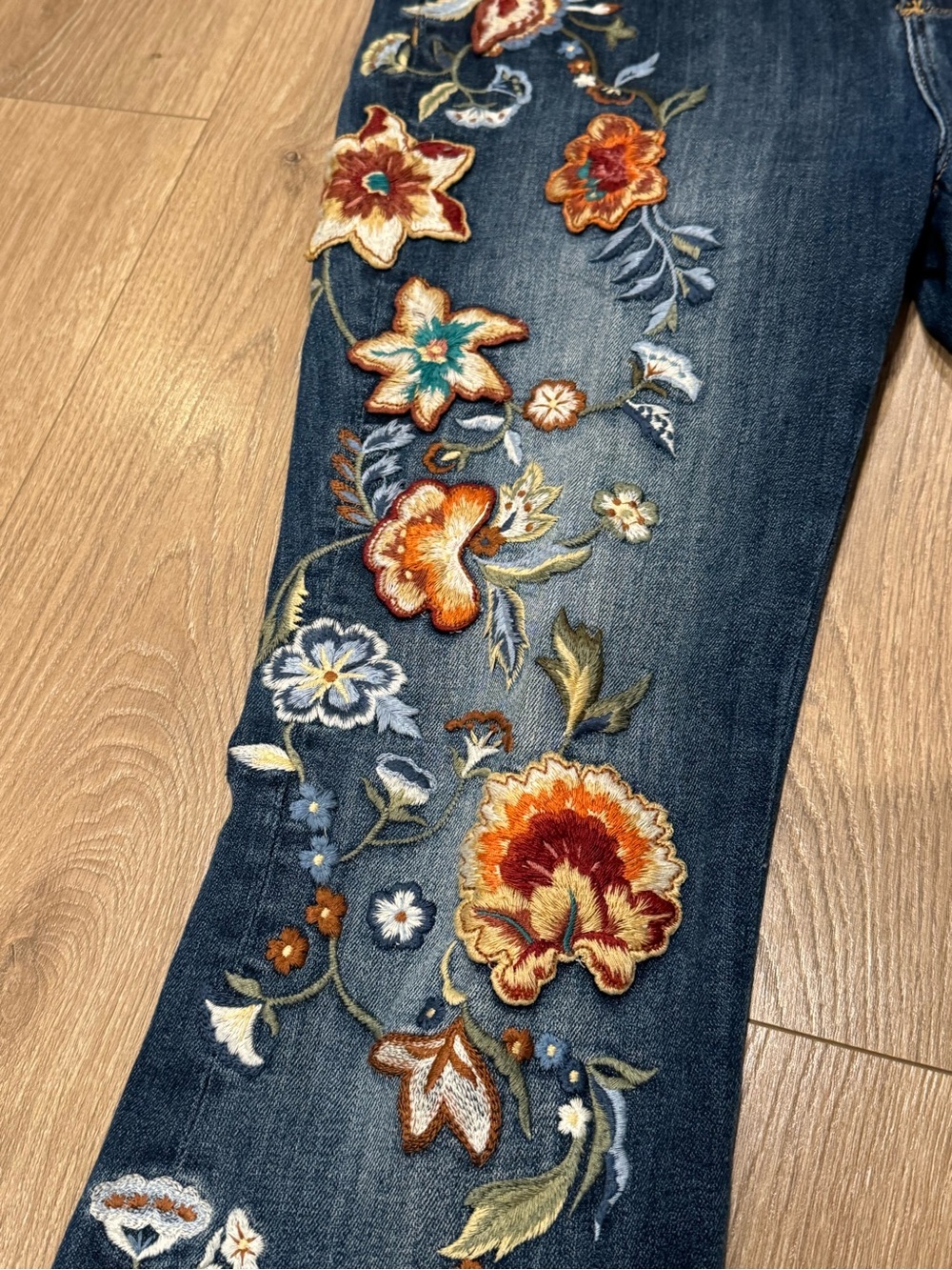 Driftwood Farrah embroidered flare jeans - Picture 2 of 5